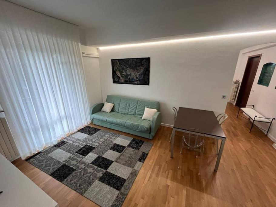 Appartamento Spazioso In Centro بياتشينسا المظهر الخارجي الصورة